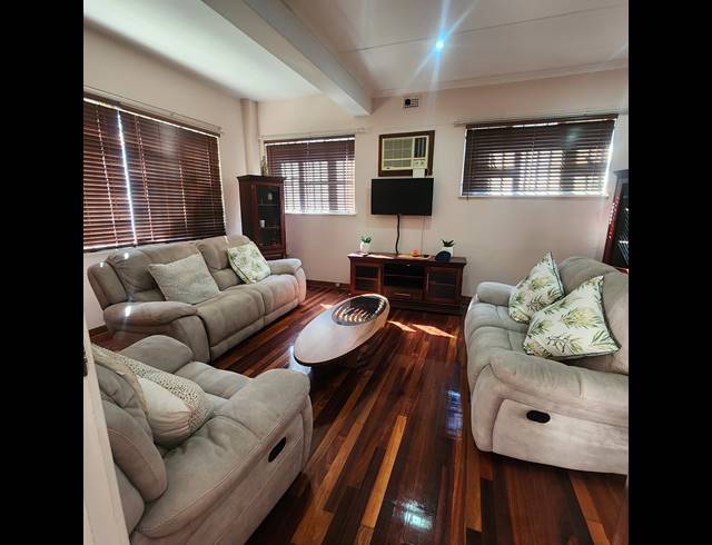 300M² OFFICE FOR SALE IN GLENWOOD